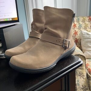 Hotter Women's Tan Suede Ankle Boots, size 6.5